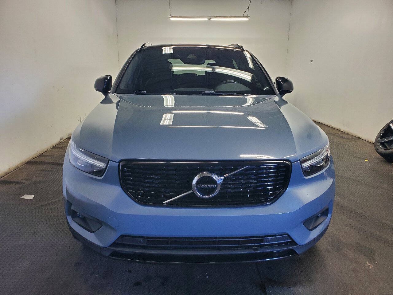 Used 2020 Volvo XC40 T5 R-Design AWD/4WD image 2