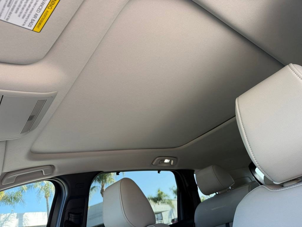 Used 2025 MAZDA CX-70 Plug-In Hybrid w/ Premium Pkg image 15