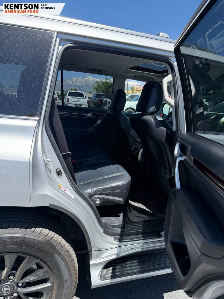Used 2014 Lexus GX 460 w/ Premium Package AWD/4WD image 11