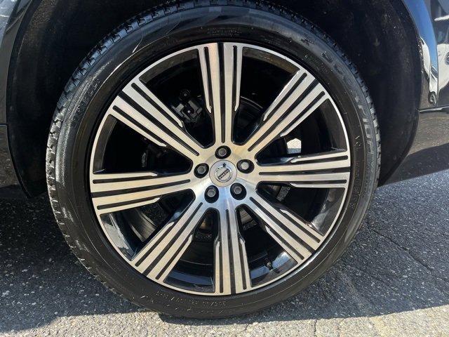 Certified 2024 Volvo XC90 T8 Ultimate w/ Protection Package Premier image 17