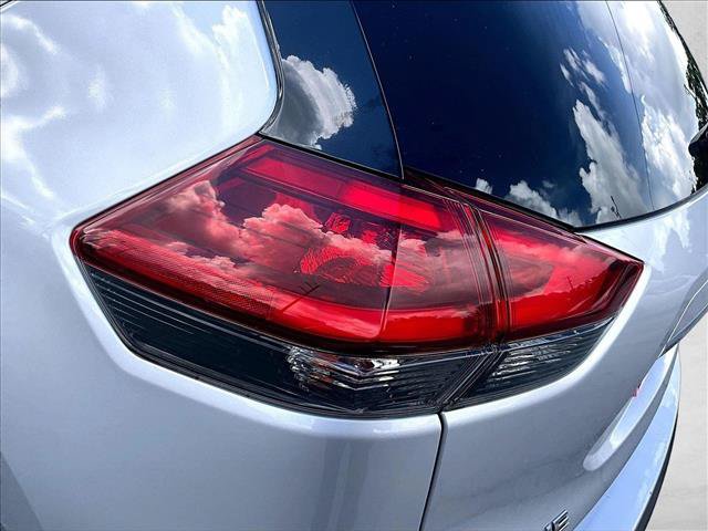 Used 2020 Nissan Rogue SV FWD image 30