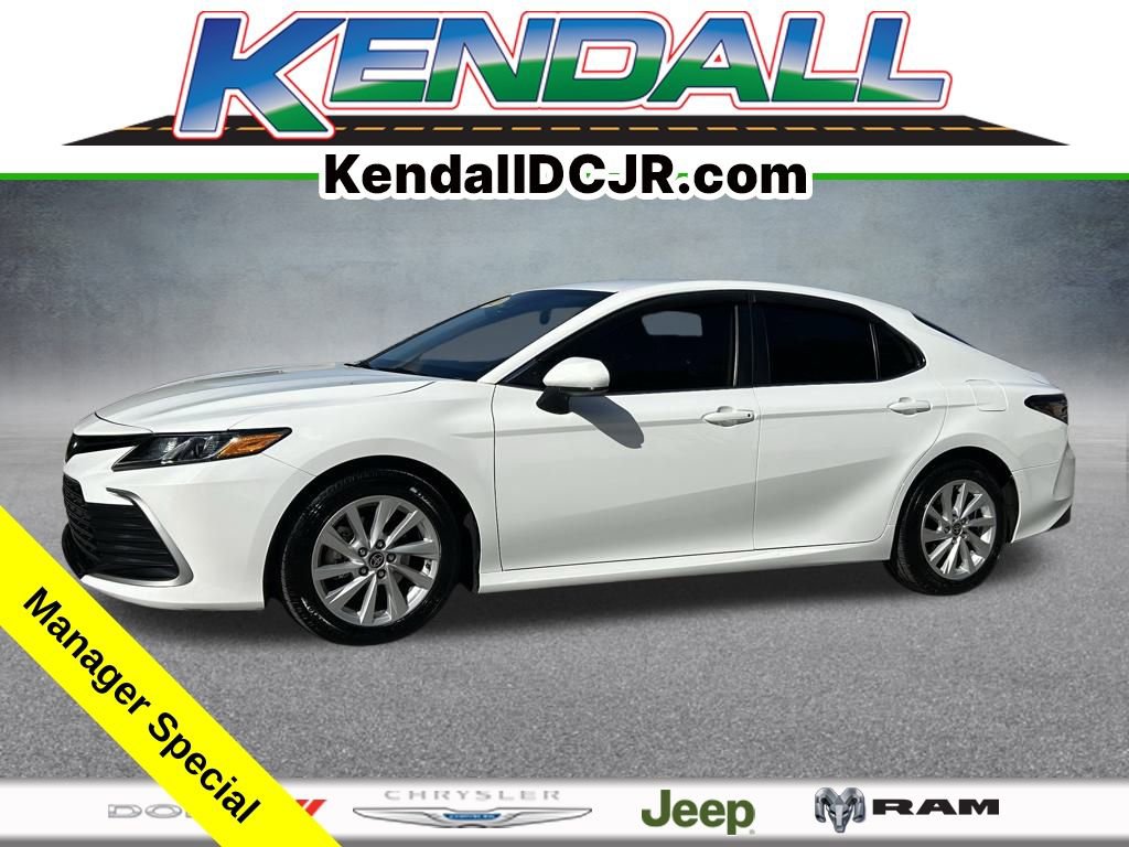 Used 2023 Toyota Camry LE image 1