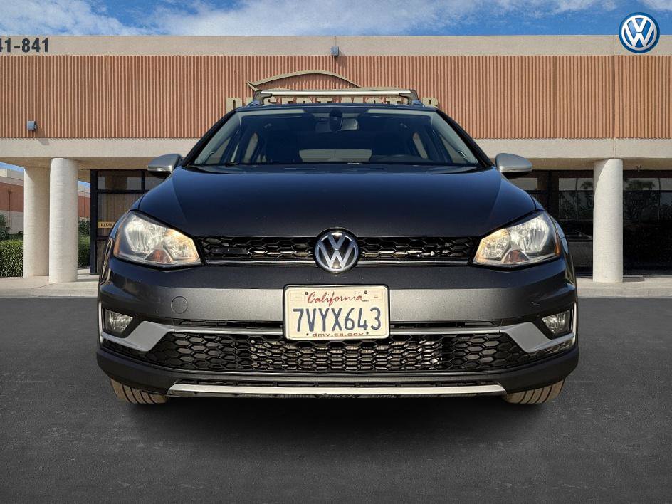 Used 2017 Volkswagen Golf Alltrack SE image 2