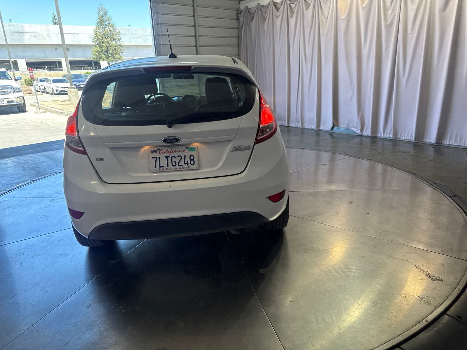 Used 2016 Ford Fiesta SE FWD image 5