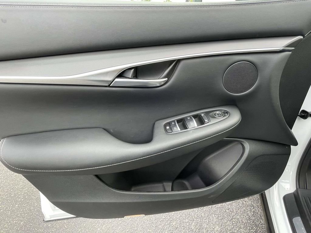 Used 2025 INFINITI QX50 Pure image 15