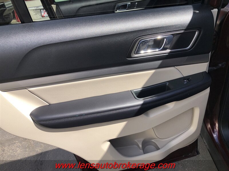 Used 2018 Ford Explorer XLT w/ Equipment Group 201A FWD image 16