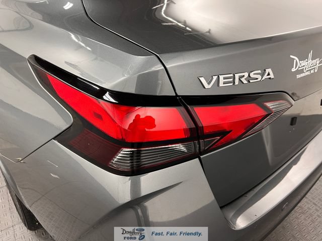 Used 2025 Nissan Versa SV FWD image 11