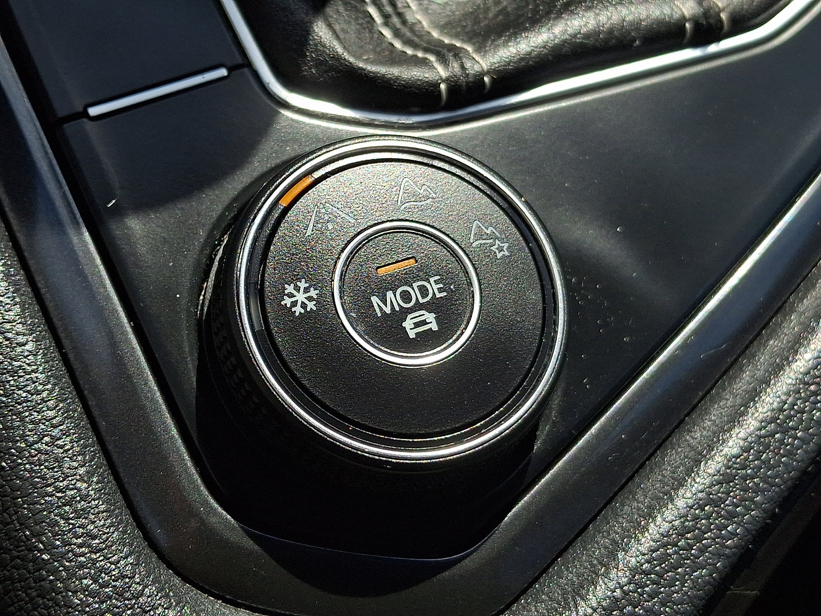Used 2023 Volkswagen Tiguan SEL R-Line AWD/4WD image 24