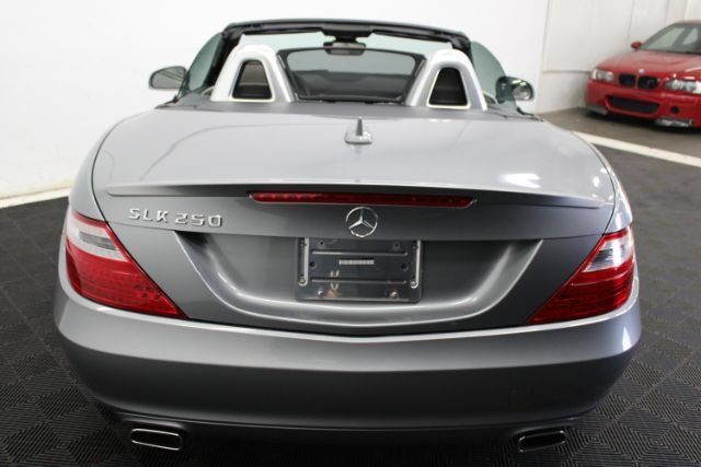 Used 2014 Mercedes-Benz SLK 250 image 11