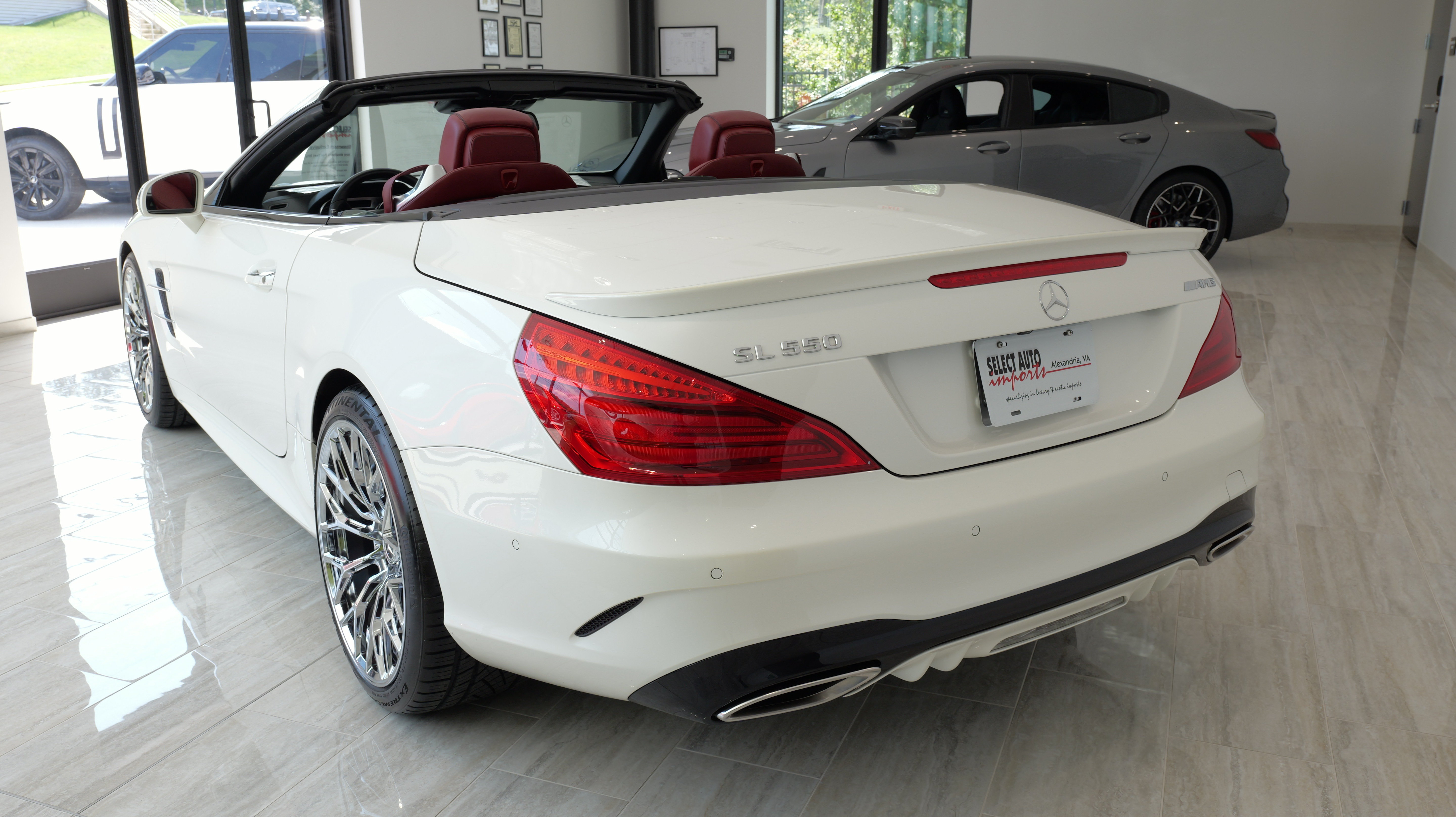 Used 2018 Mercedes-Benz SL 550 image 13