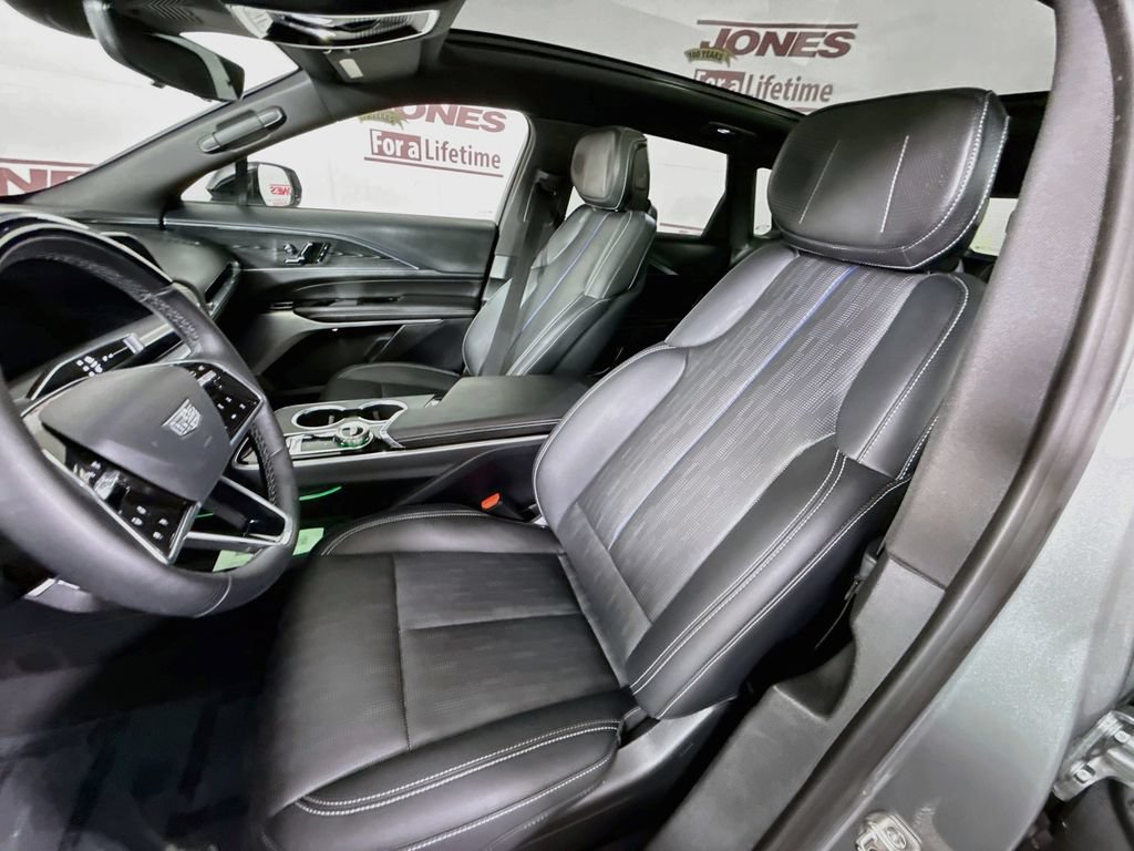 Used 2024 Cadillac Lyriq Luxury AWD/4WD image 26