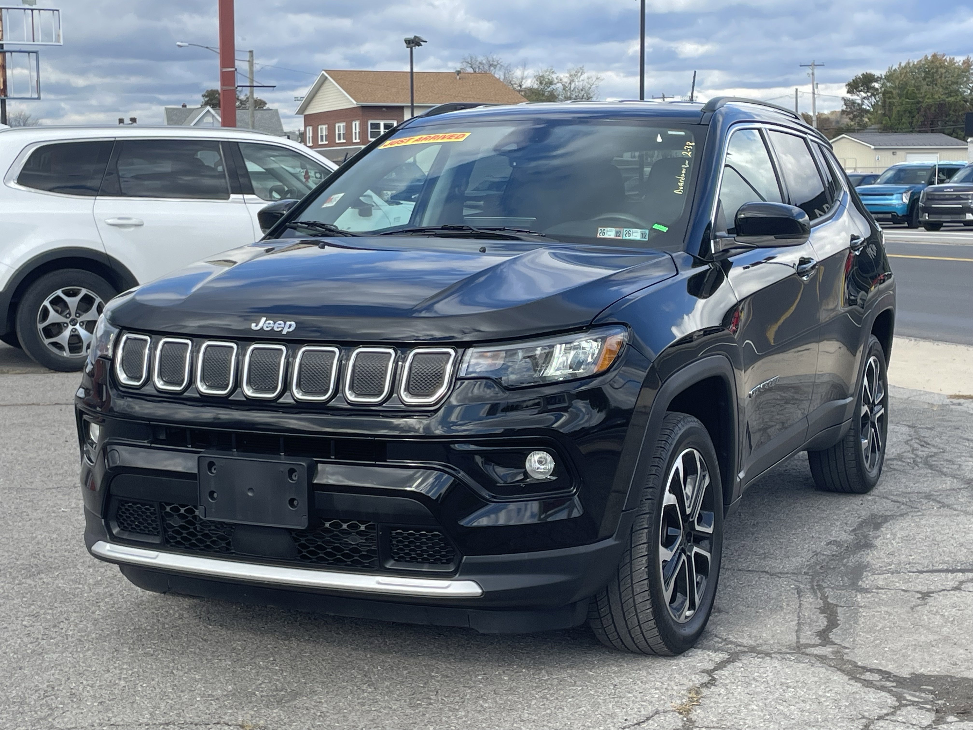 Used 2022 Jeep Compass Limited image 8