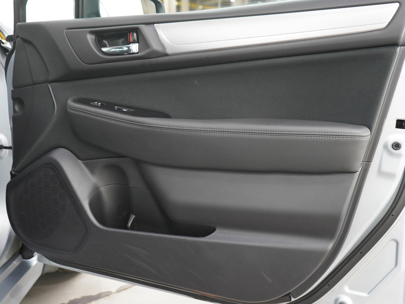 Used 2019 Subaru Legacy 2.5i Premium AWD/4WD image 9