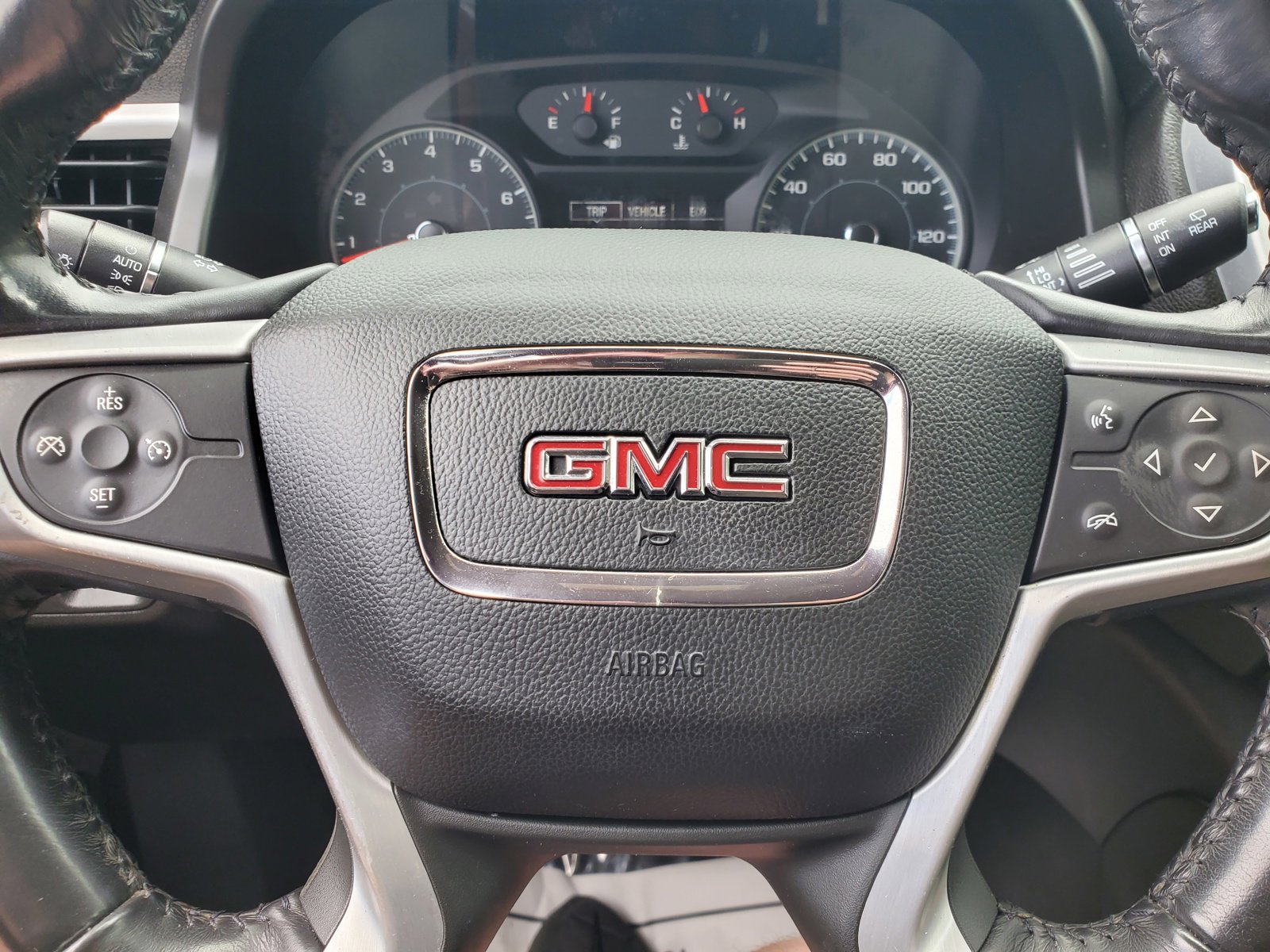 Used 2019 GMC Acadia SLE image 21