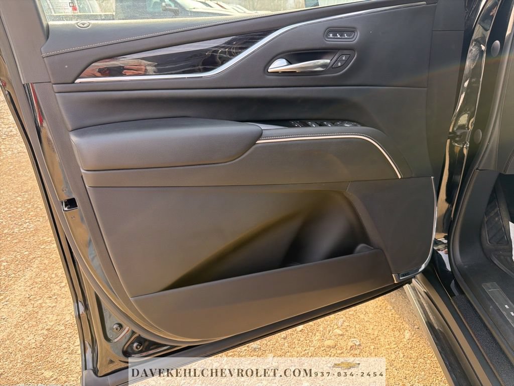 Used 2022 Cadillac Escalade ESV Sport w/ Touring Package AWD/4WD image 9