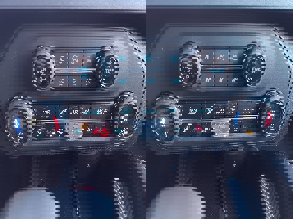 New 2025 Ford Bronco Raptor image 38