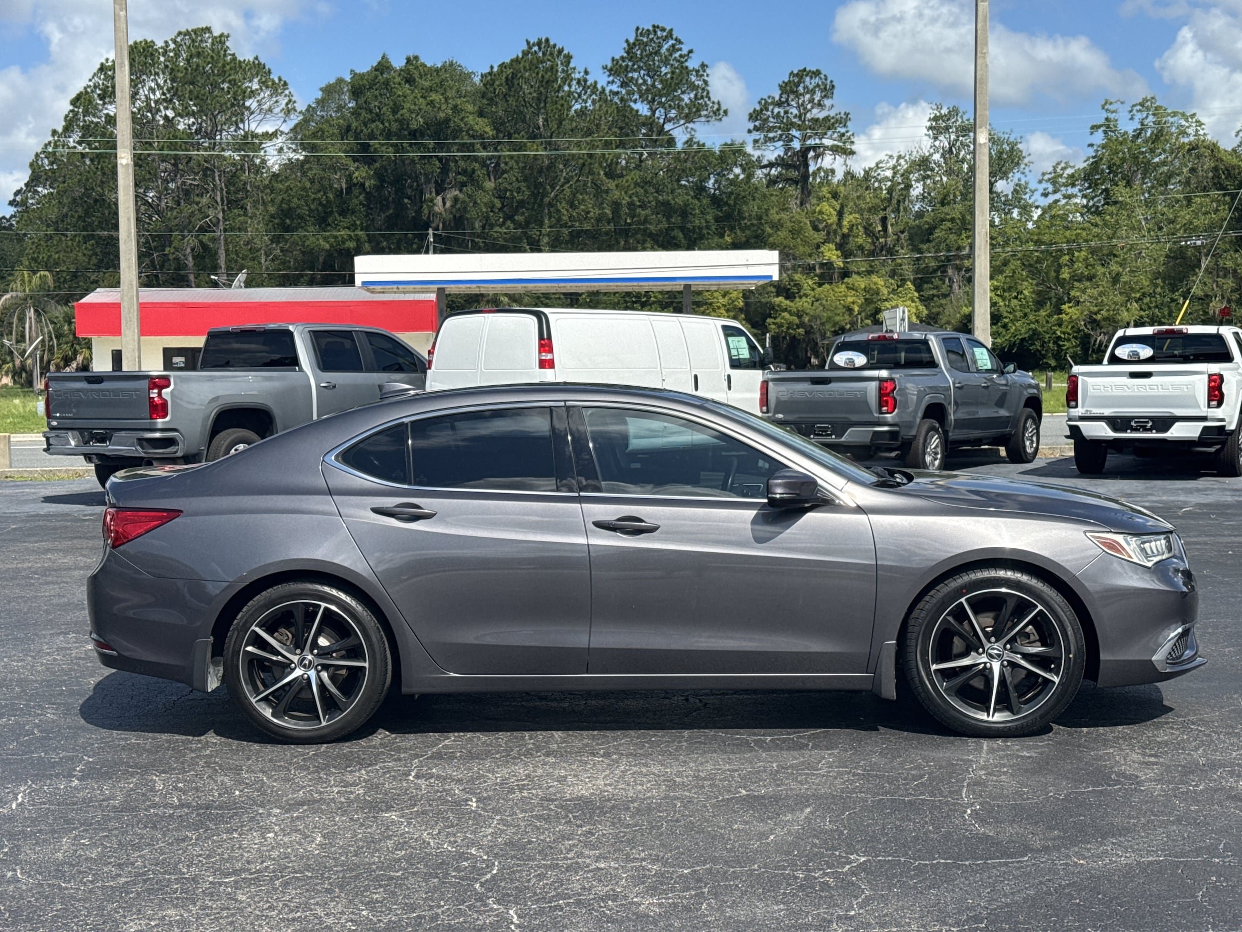 Used 2019 Acura TLX FWD image 9