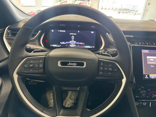 Used 2023 Jeep Grand Cherokee Altitude AWD/4WD image 33