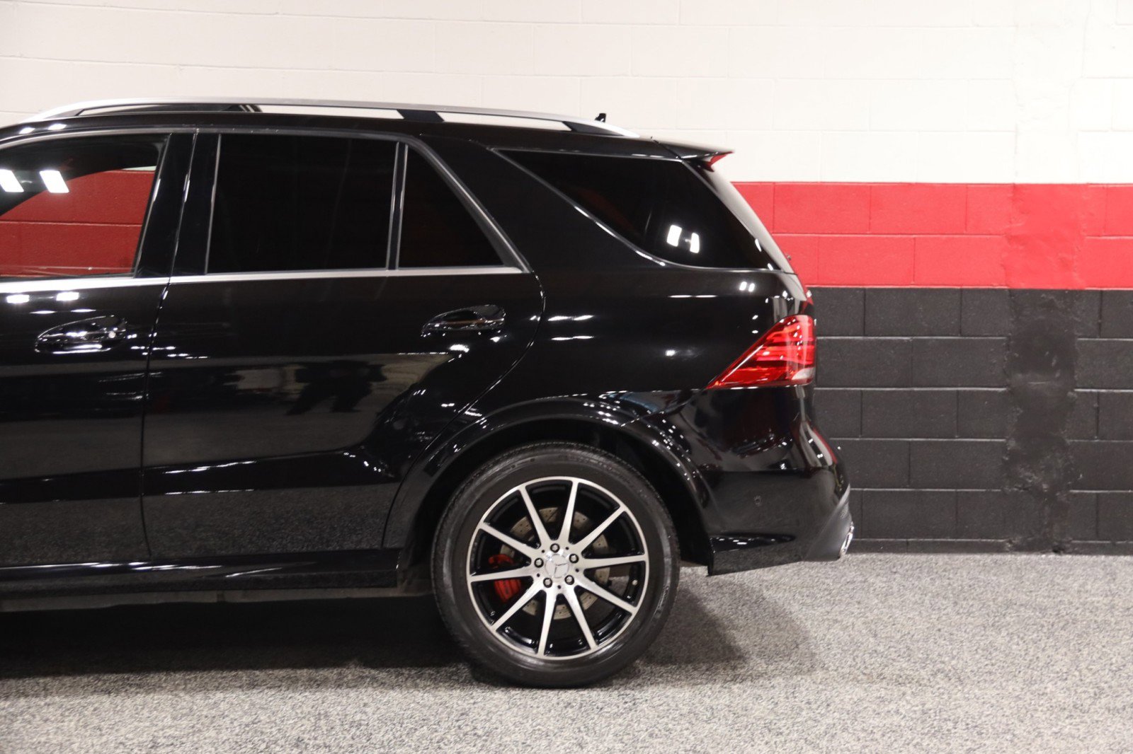 Used 2017 Mercedes-Benz GLE 63 AMG 4MATIC image 25