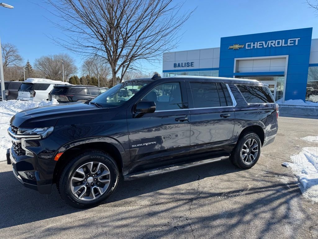 Used 2023 Chevrolet Suburban LS w/ Driver Alert Package image 6