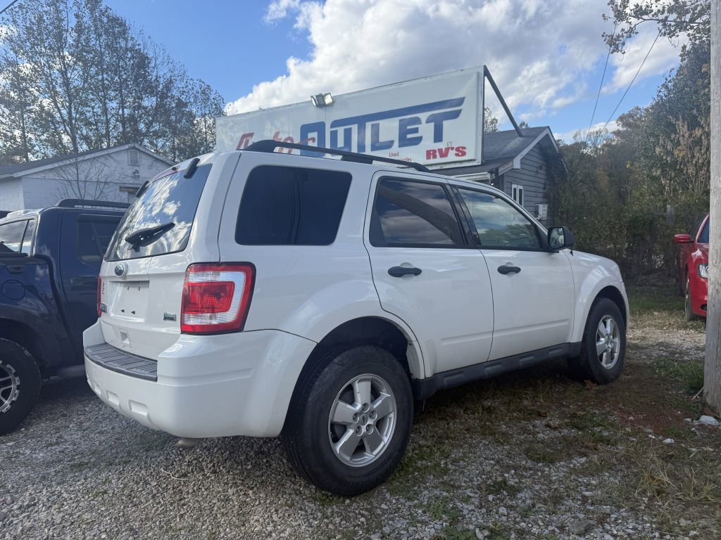 Used 2010 Ford Escape XLT image 3