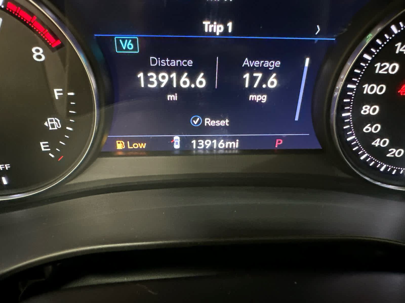 Used 2024 Cadillac XT6 Sport w/ Technology Package AWD/4WD image 17