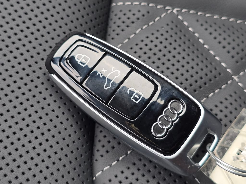 New 2026 Audi SQ8 Prestige AWD/4WD image 30