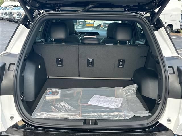 New 2026 GMC Terrain AT4 w/ Technology Package II AWD/4WD image 11