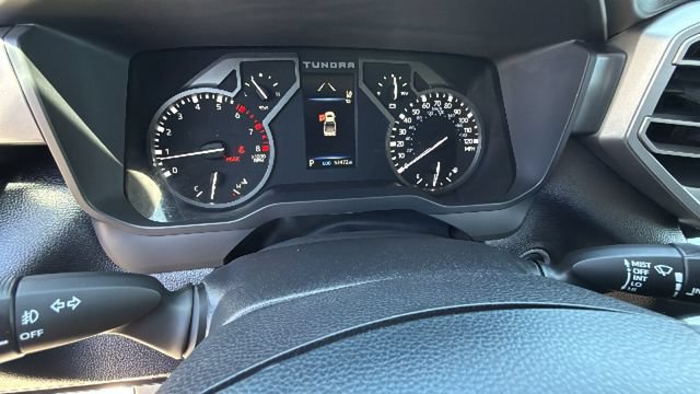 Used 2022 Toyota Tundra SR5 w/ SR5 Convenience Package AWD/4WD image 21
