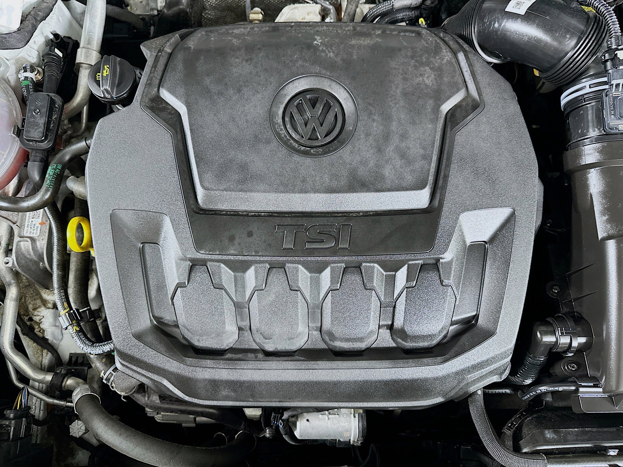 Used 2024 Volkswagen Tiguan Wolfsburg Edition image 33