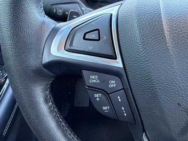 Used 2018 Ford Edge Titanium w/ Ford Safe & Smart Package FWD image 27