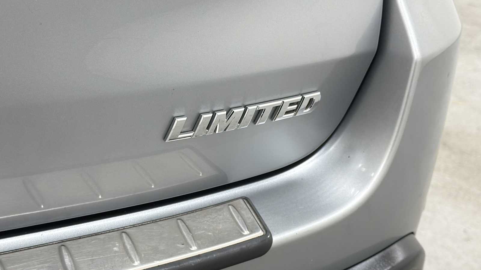 Used 2014 Toyota Highlander Limited FWD image 30