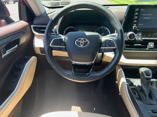 Used 2020 Toyota Highlander XLE AWD/4WD image 20