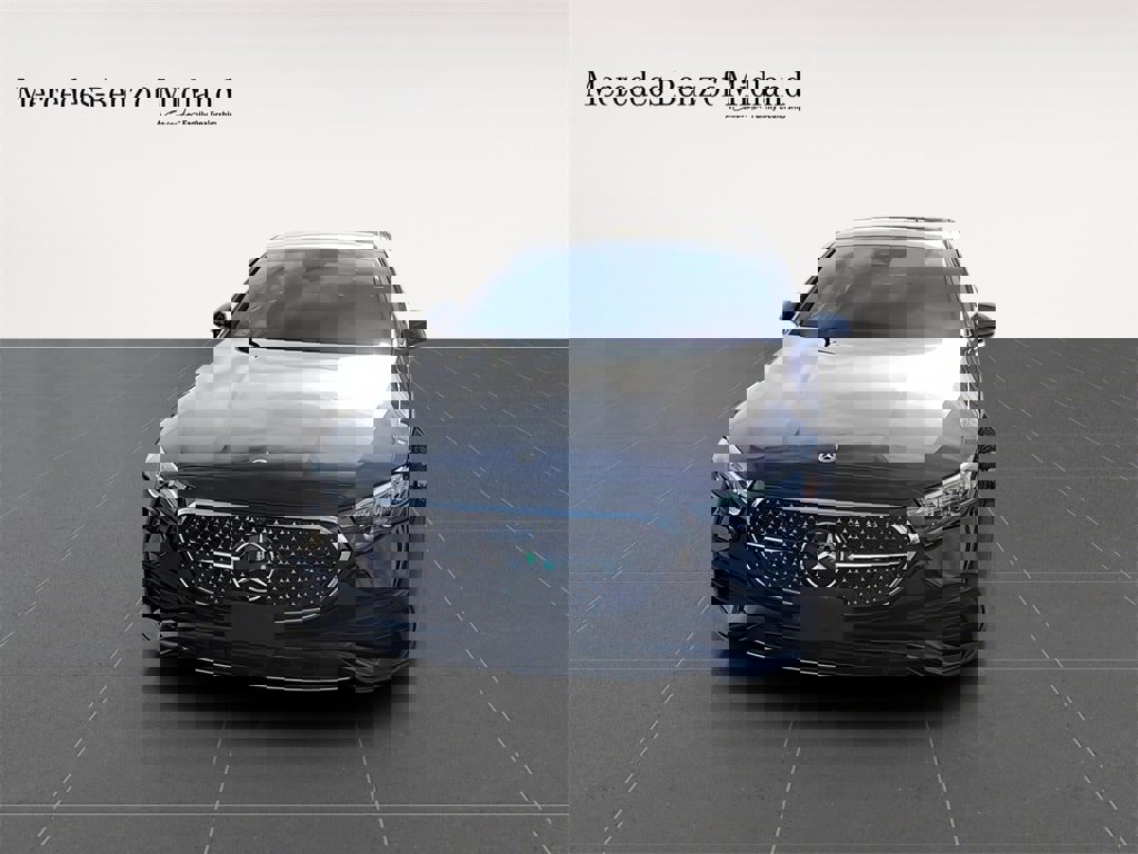 Used 2024 Mercedes-Benz E 350 4MATIC Sedan image 3