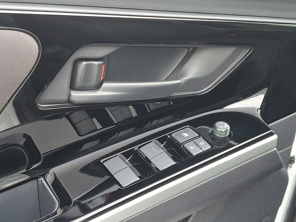 Used 2024 Subaru Solterra Premium image 13