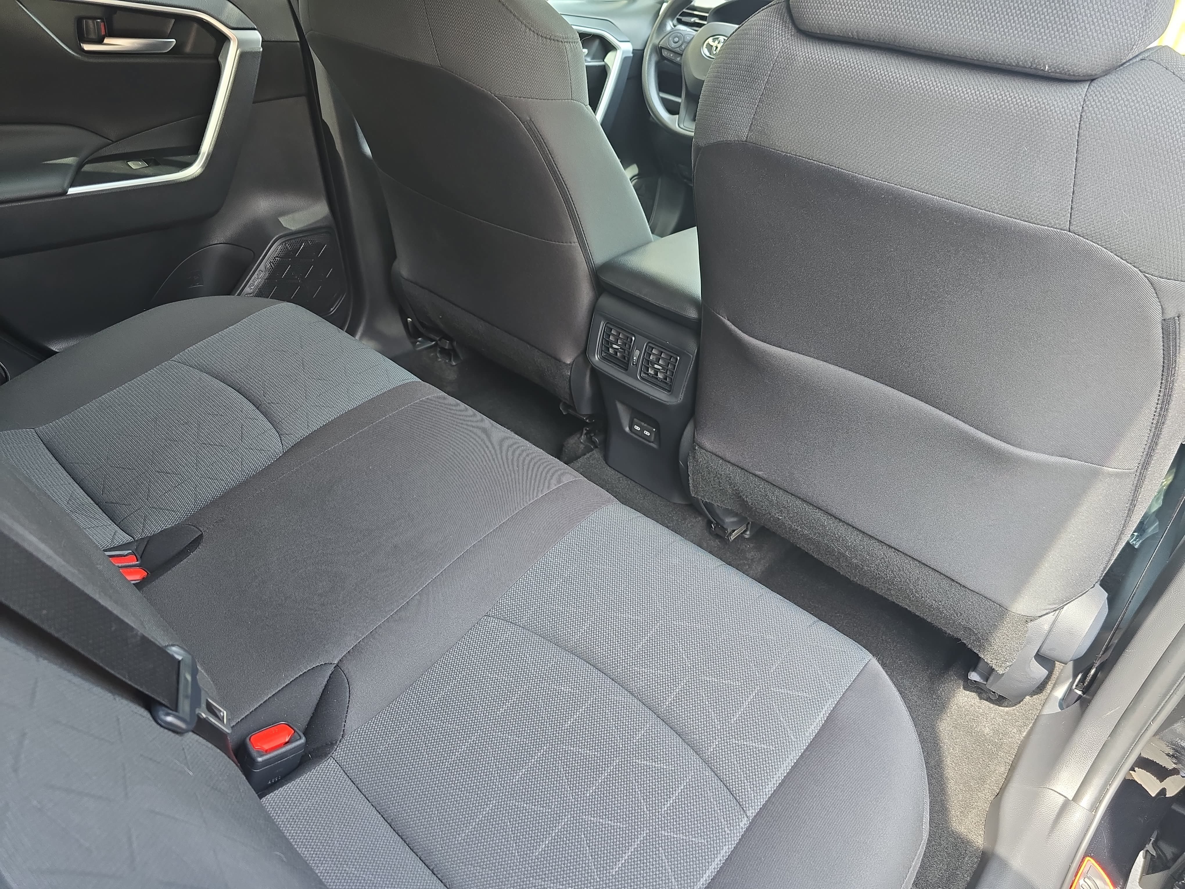 Used 2025 Toyota RAV4 XLE w/ Convenience Package FWD image 11