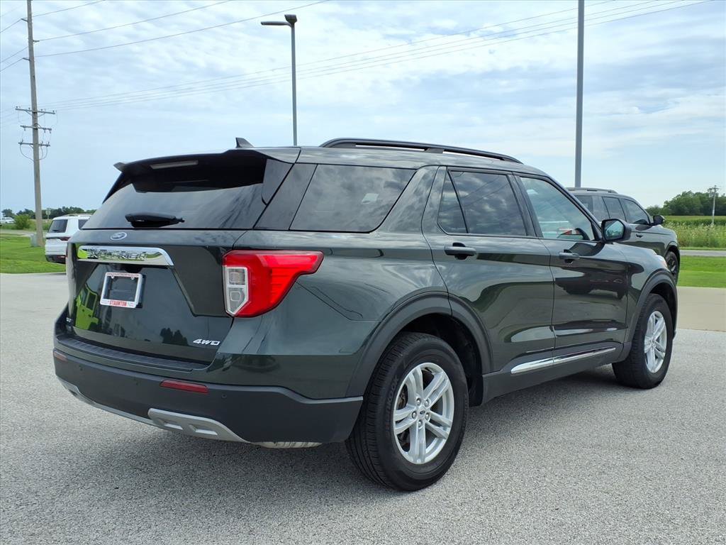 Used 2024 Ford Explorer XLT w/ Equipment Group 202A AWD/4WD image 3