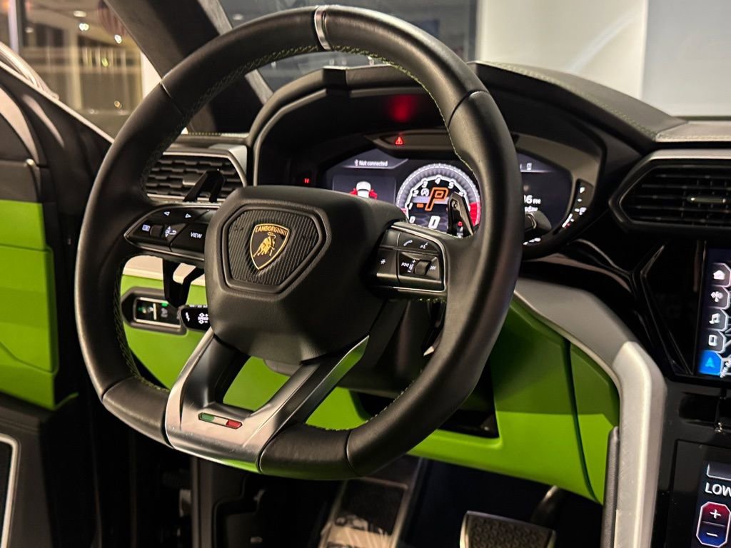 Used 2020 Lamborghini Urus image 40