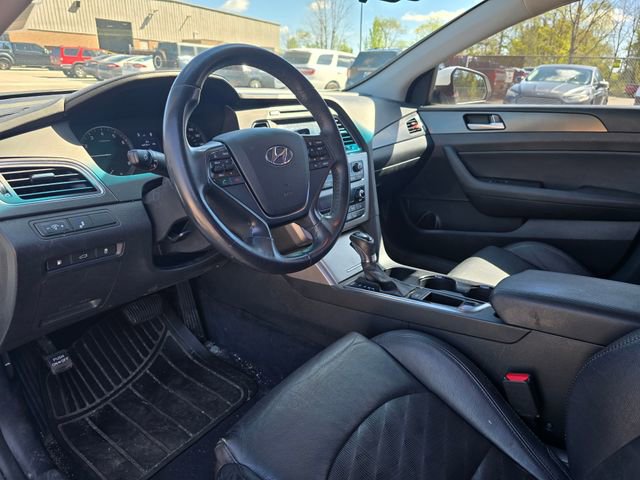 Used 2016 Hyundai Sonata Sport w/ Option Group 02 image 11