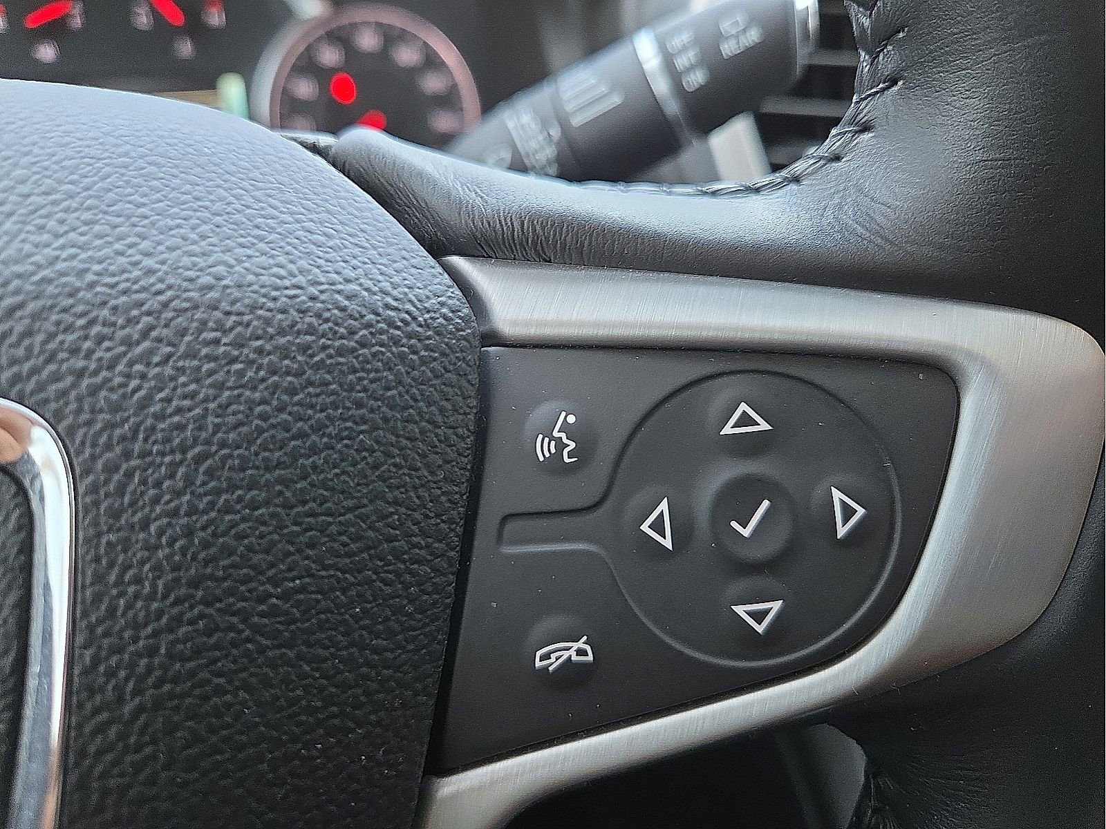 Used 2019 GMC Acadia SLT w/ LPO, Black Accent Package image 18