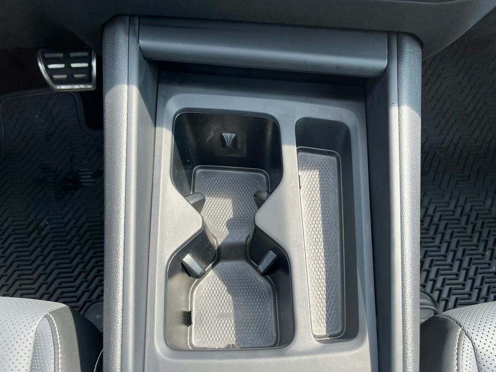Certified 2026 Volkswagen Tiguan SE R-Line AWD/4WD image 18
