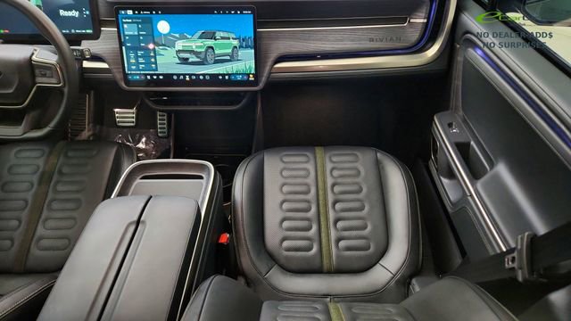 Used 2024 Rivian R1S Adventure AWD/4WD image 43