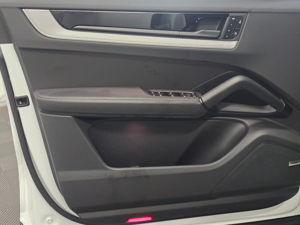 New 2026 Porsche Cayenne AWD/4WD image 35
