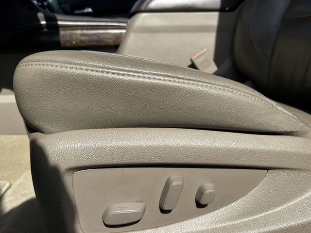 Used 2016 Chevrolet Suburban LT AWD/4WD image 13