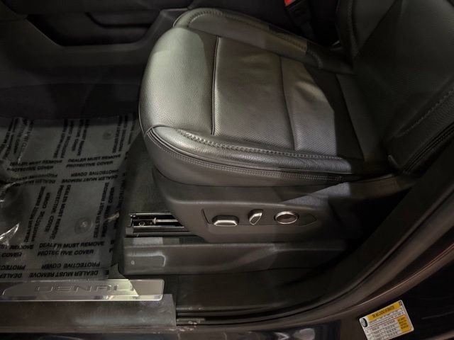 Used 2025 GMC Sierra 1500 Denali AWD/4WD image 12