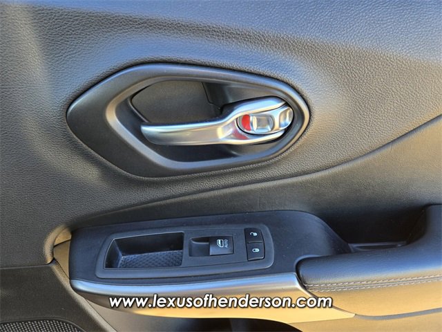 Used 2020 Jeep Cherokee Latitude Plus image 17