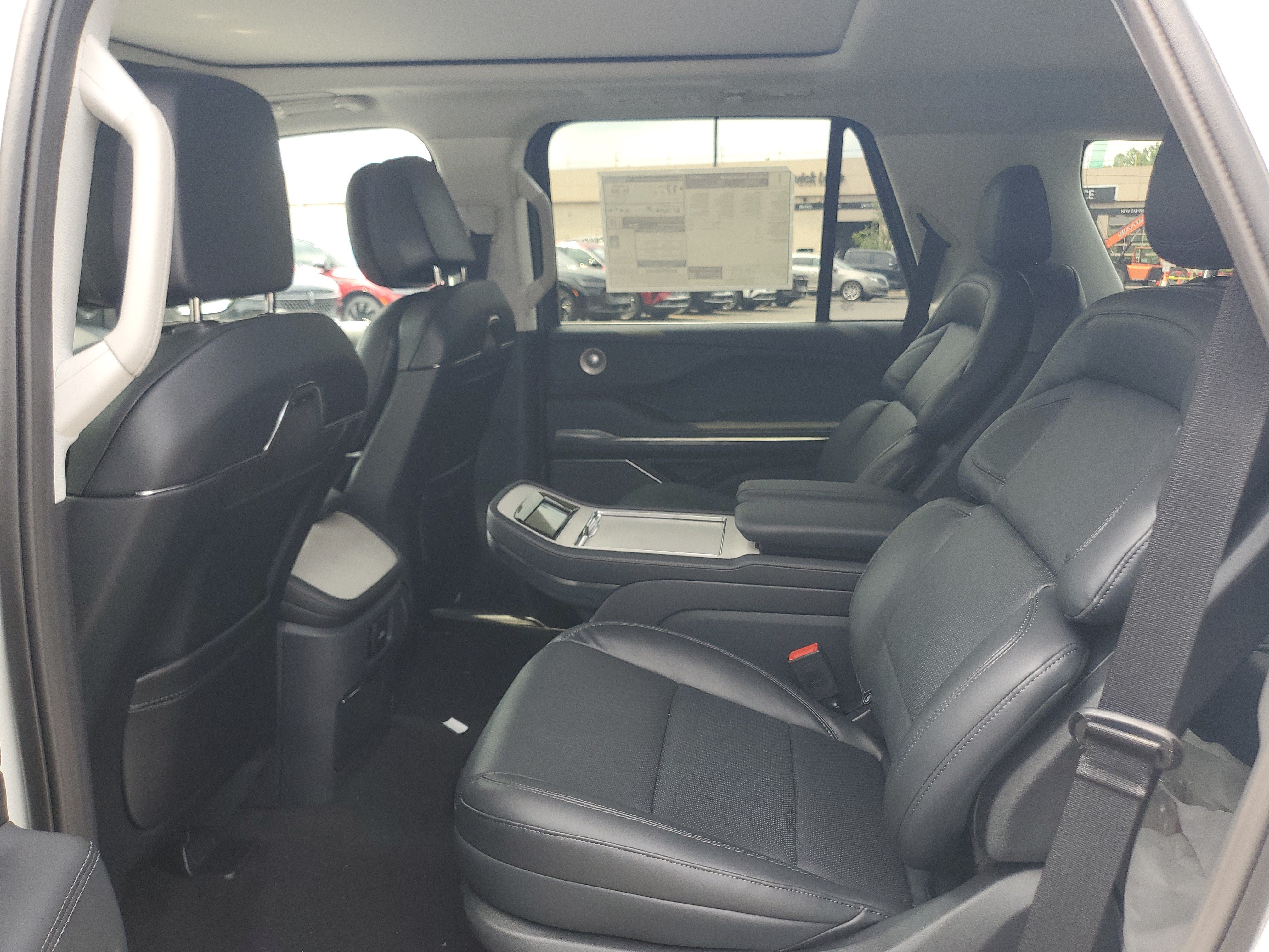 New 2027 Lincoln Navigator Reserve AWD/4WD image 27