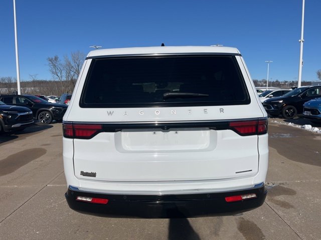 Used 2024 Jeep Wagoneer L Series II w/ Flexible Seating Group image 4