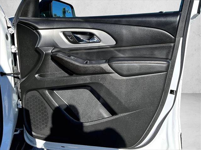 Used 2021 Chevrolet Traverse LS image 18