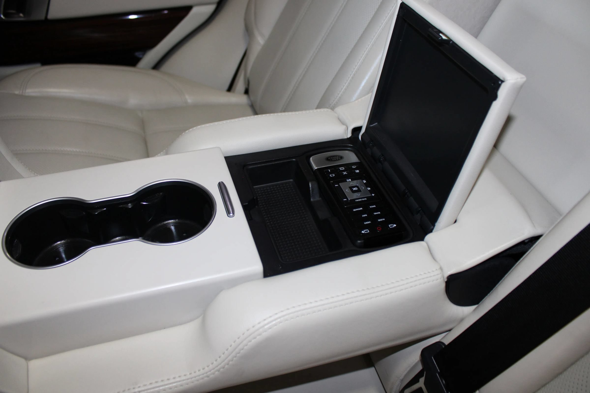 Used 2014 Land Rover Range Rover Supercharged AWD/4WD image 36